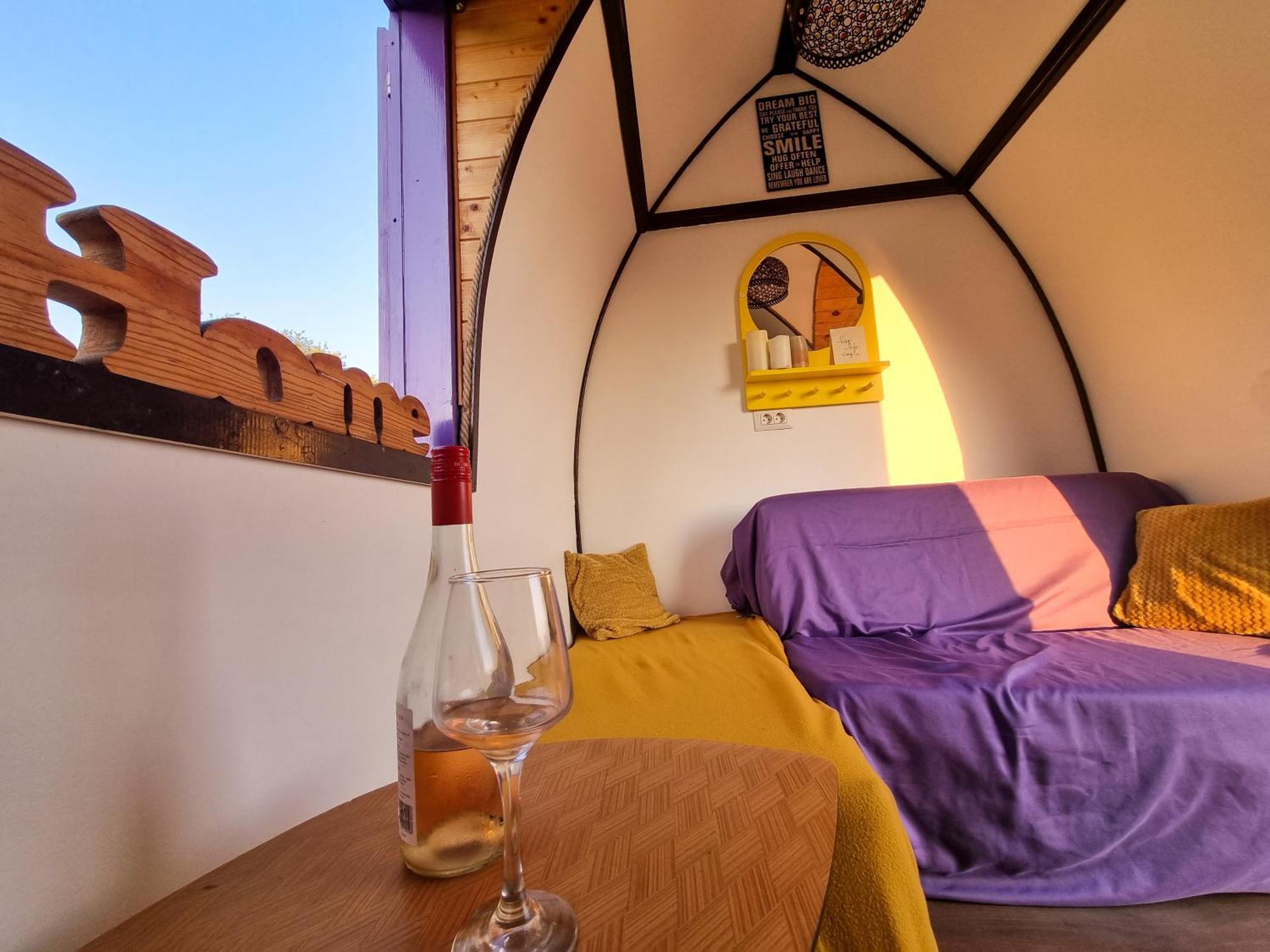 Central Tiny Houses Bucarest Exterior foto
